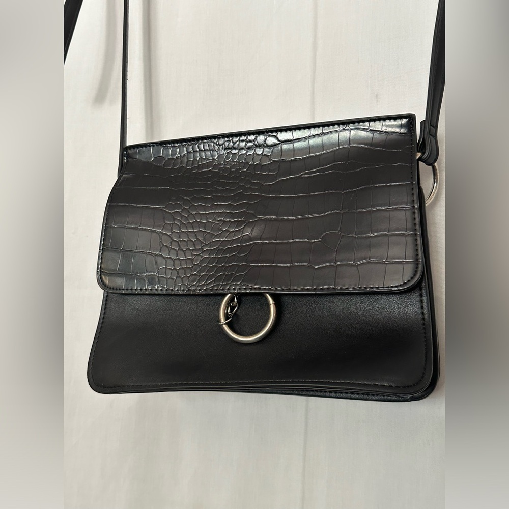77- Worthington Crossbody Bag